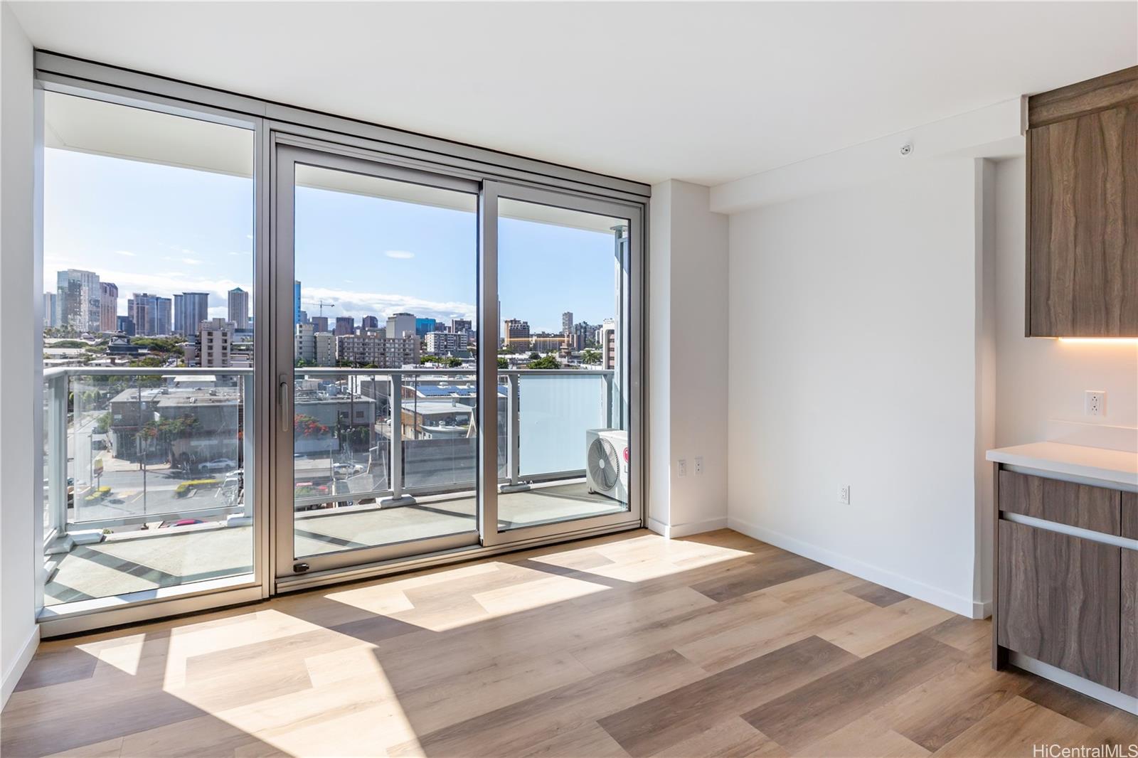 The Park on Keeaumoku condo # 708, Honolulu, Hawaii - photo 2 of 20