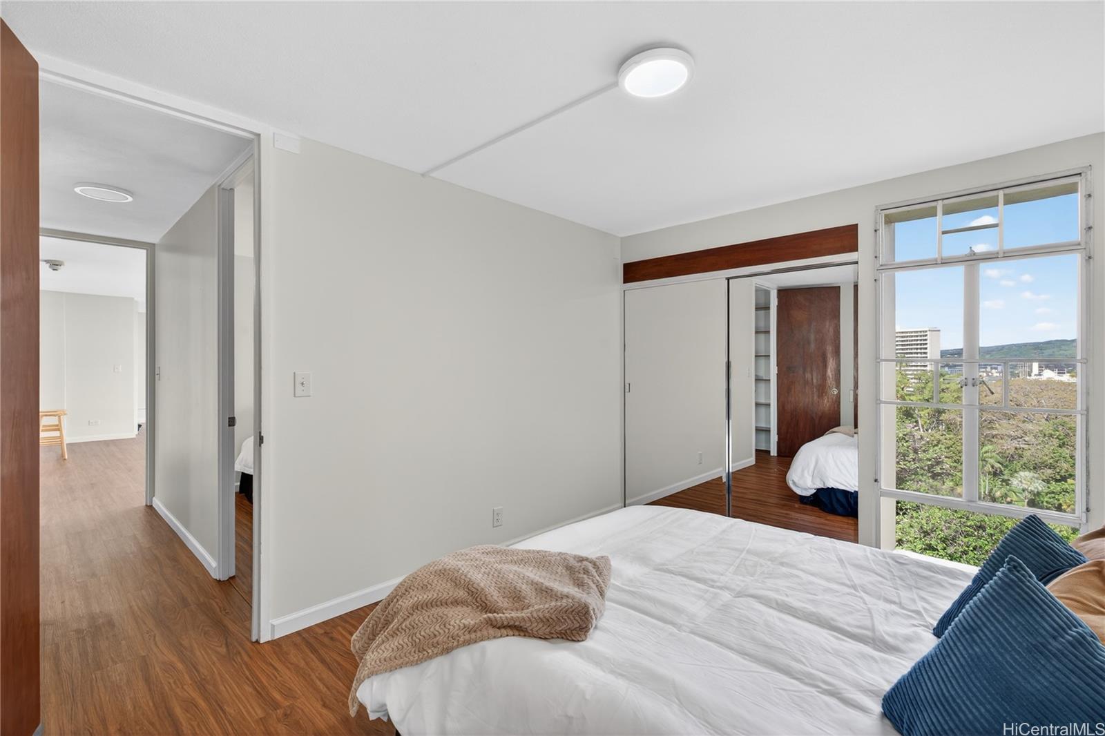 Queen Emma Gardens condo # 1250, Honolulu, Hawaii - photo 8 of 23