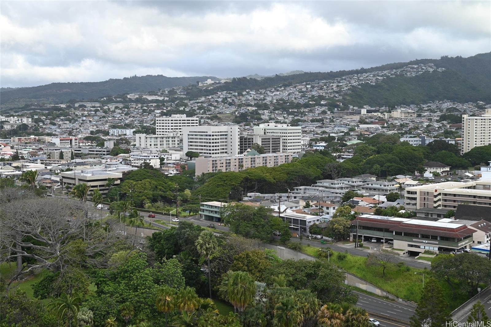 Queen Emma Gardens condo # 1954, Honolulu, Hawaii - photo 4 of 13