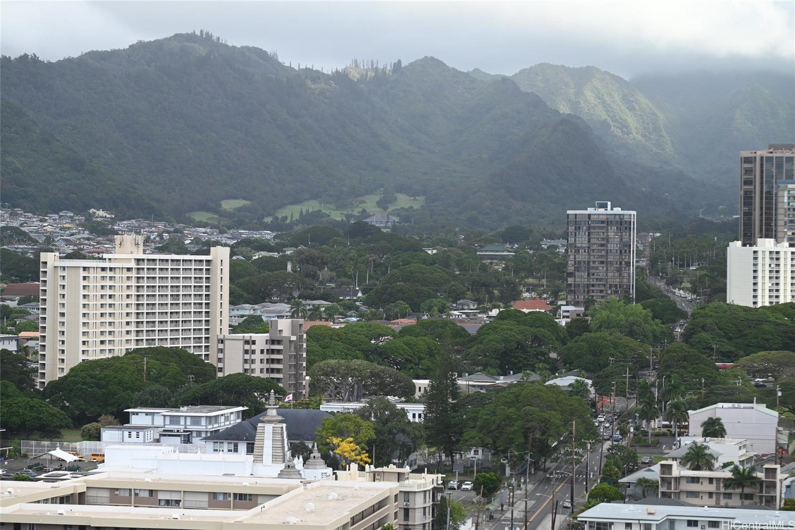 Queen Emma Gardens condo # 1954, Honolulu, Hawaii - photo 5 of 13