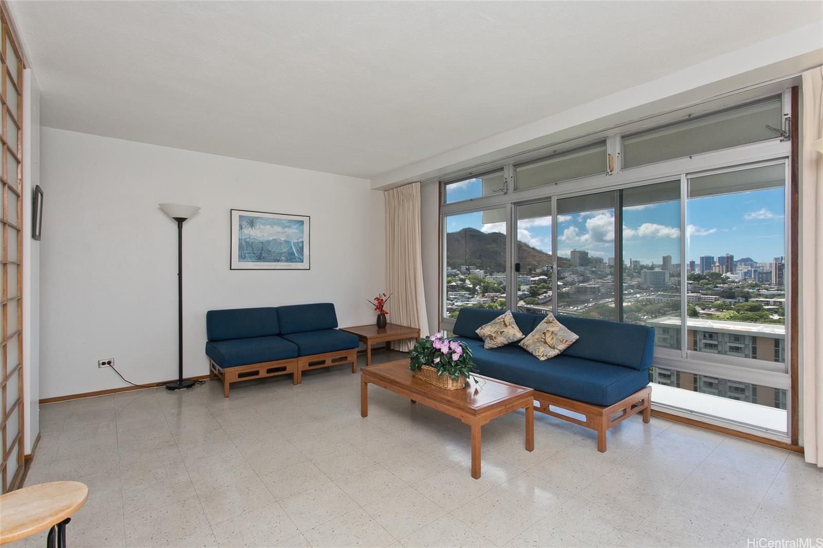 Queen Emma Gardens condo # 1957, Honolulu, Hawaii - photo 3 of 25