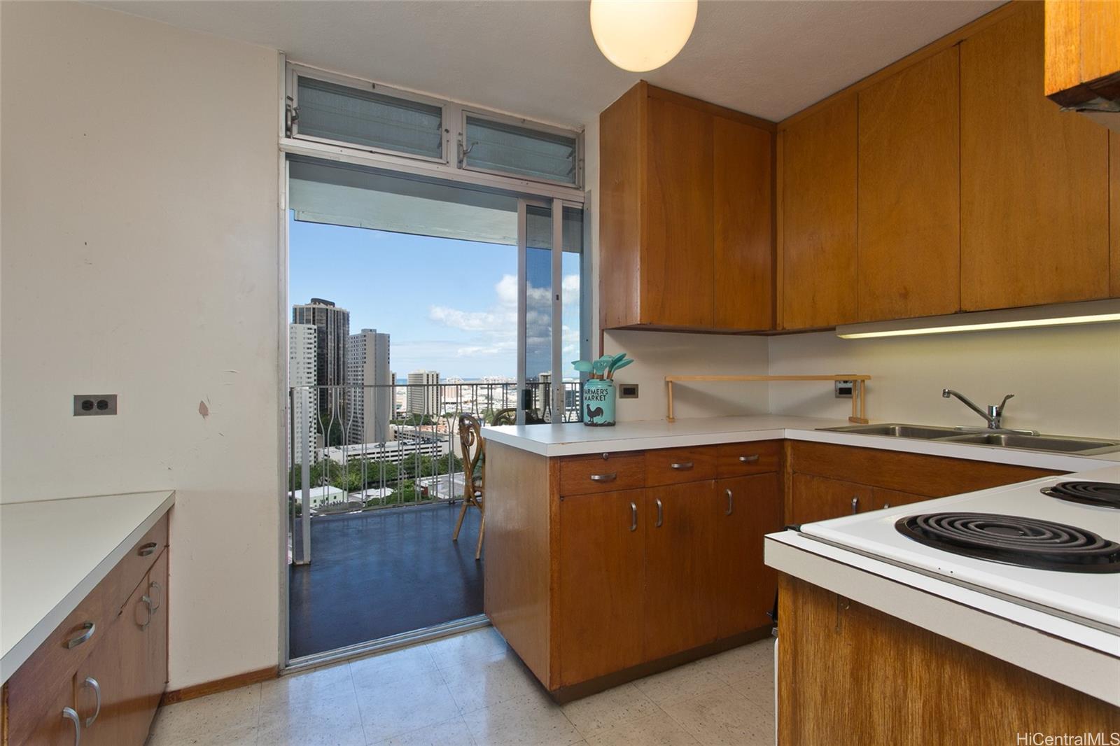 Queen Emma Gardens condo # 1957, Honolulu, Hawaii - photo 7 of 25