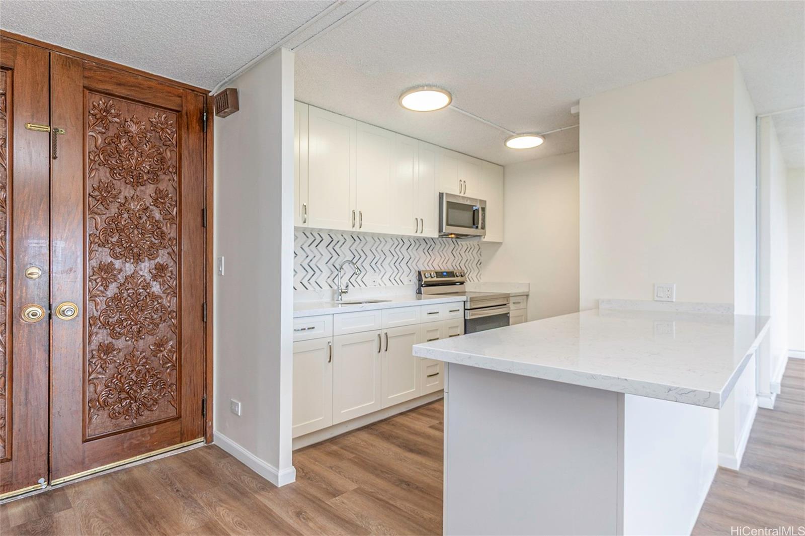 Queen Emma Gardens condo # 2050, Honolulu, Hawaii - photo 9 of 25