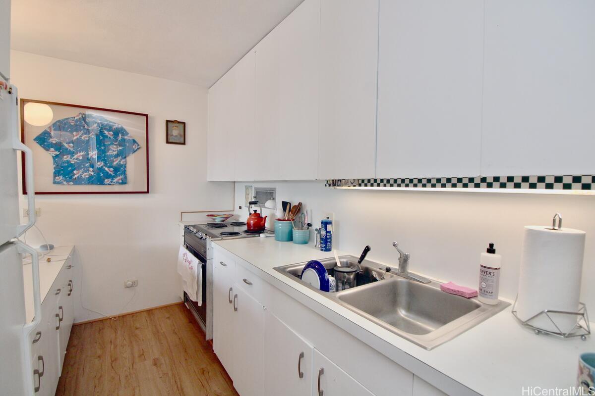 Queen Emma Gardens condo # 2155, Honolulu, Hawaii - photo 8 of 15