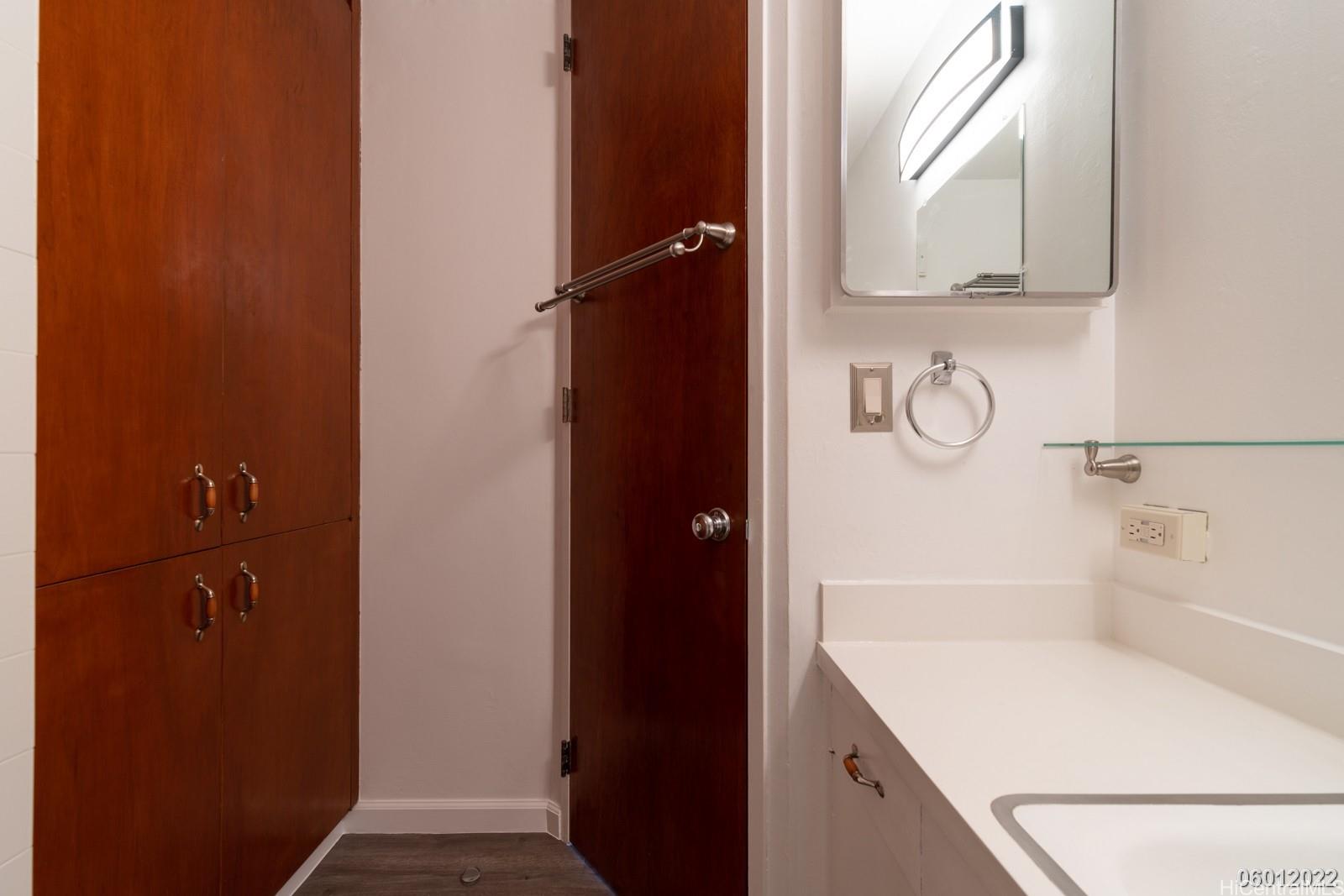 1515 Nuuanu Ave Honolulu - Rental - photo 17 of 25