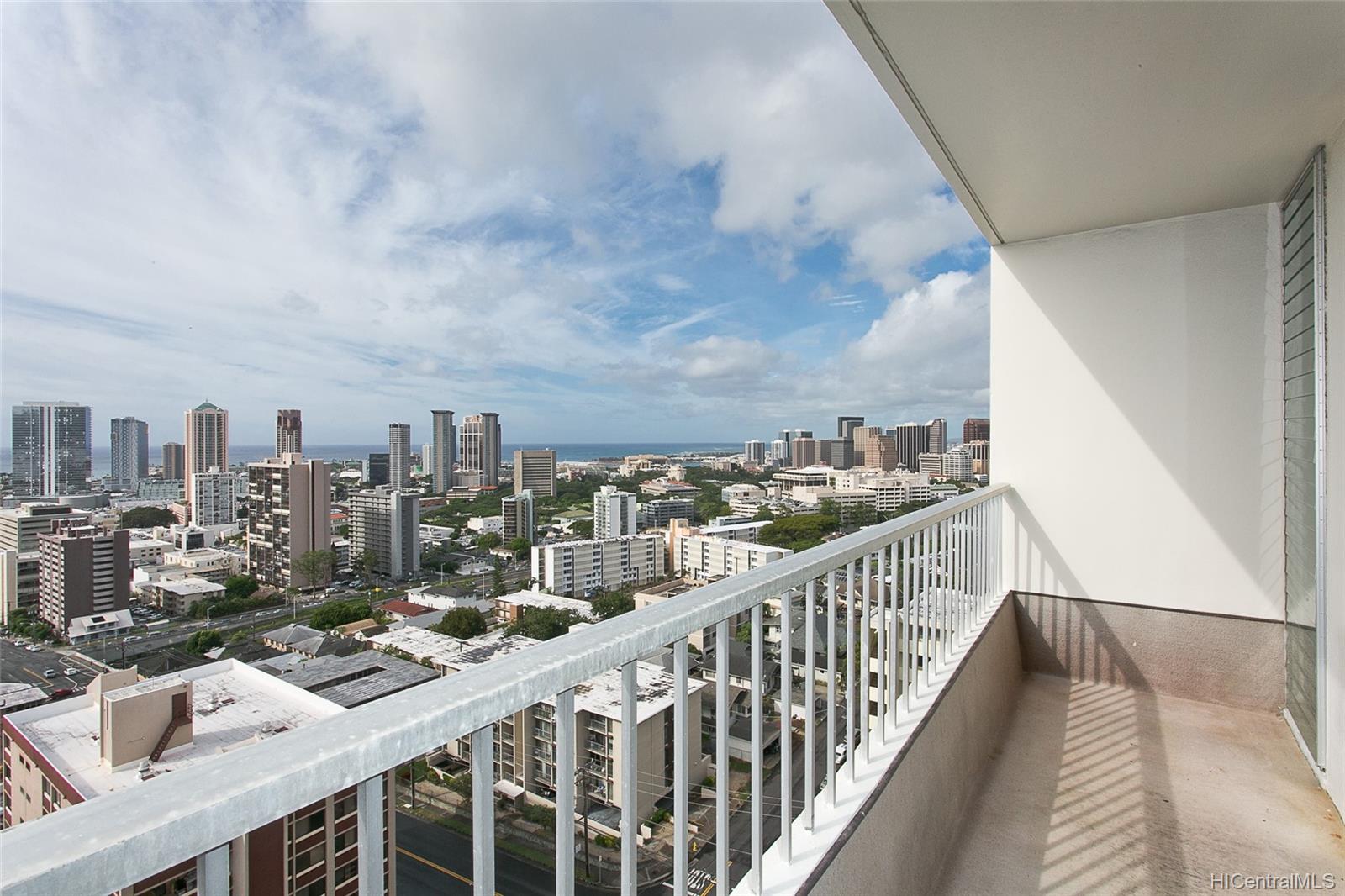 Sky Tower Apts condo # 1604, Honolulu, Hawaii - photo 11 of 14