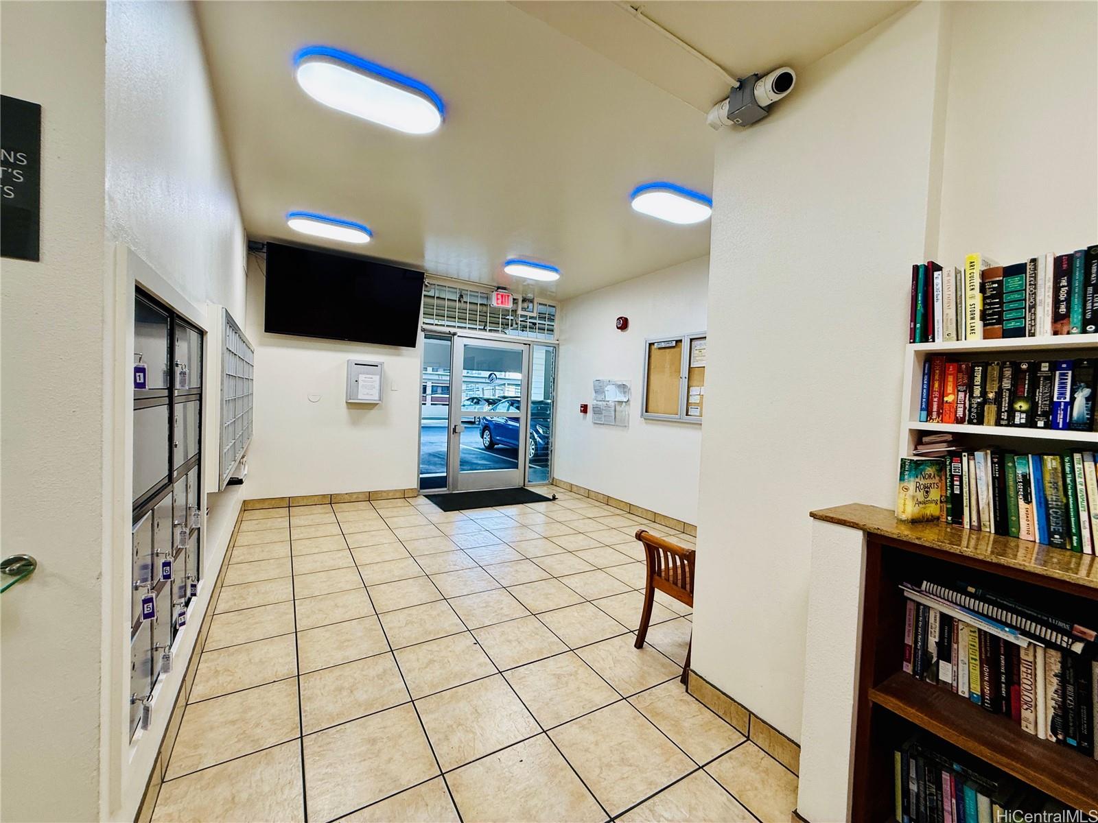 Sky Tower Apts condo # 204, Honolulu, Hawaii - photo 12 of 23