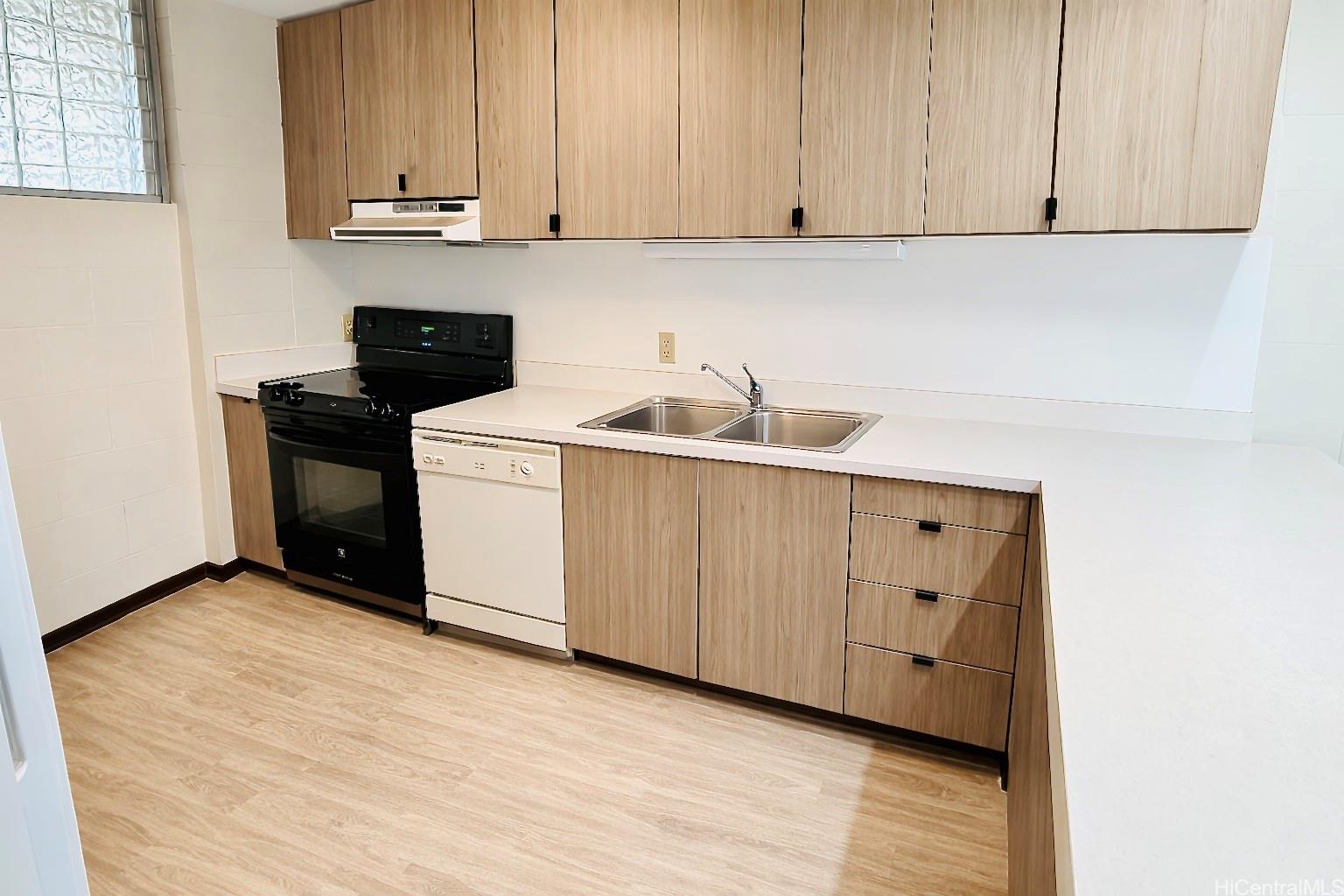 Sky Tower Apts condo # 204, Honolulu, Hawaii - photo 6 of 23