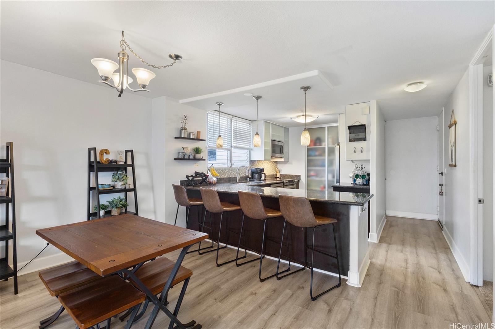 1515 Ward Ave Honolulu - Rental - photo 2 of 24