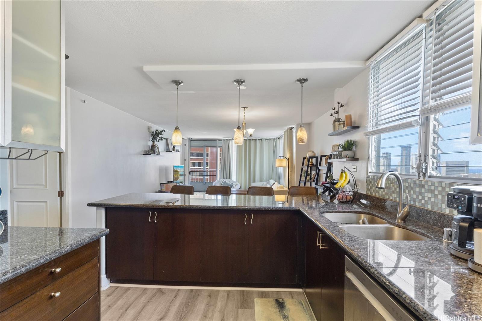 1515 Ward Ave Honolulu - Rental - photo 6 of 24