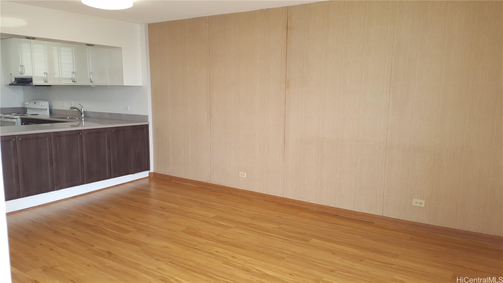 Sky Tower Apts condo # 704, Honolulu, Hawaii - photo 6 of 12