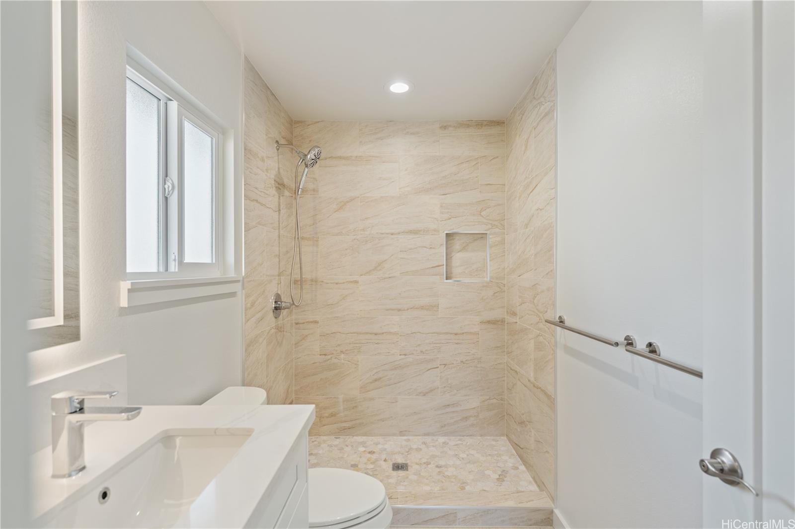 1516  Iao Lane Kapalama, Honolulu home - photo 12 of 25