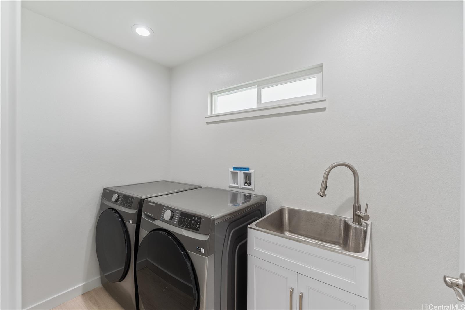 1516  Iao Lane Kapalama, Honolulu home - photo 7 of 25