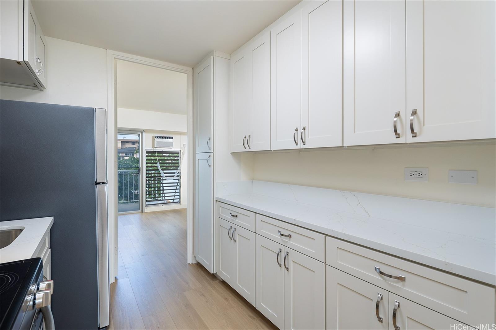 1516 Ward Ave Honolulu - Rental - photo 2 of 13