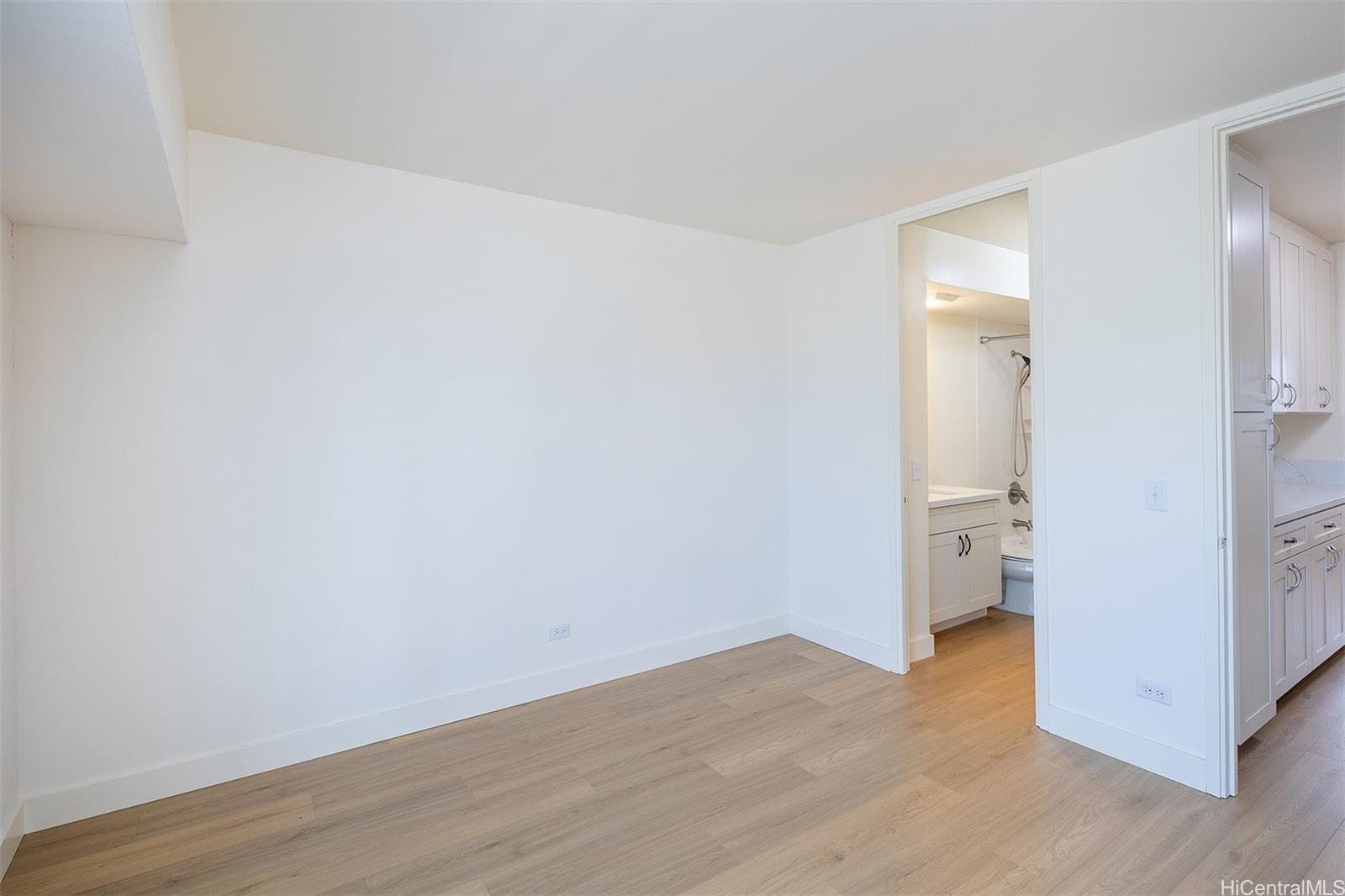 1516 Ward Ave Honolulu - Rental - photo 8 of 13