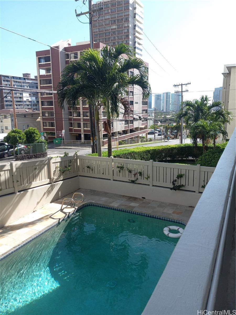 Westview Plaza condo # 401, Honolulu, Hawaii - photo 16 of 19