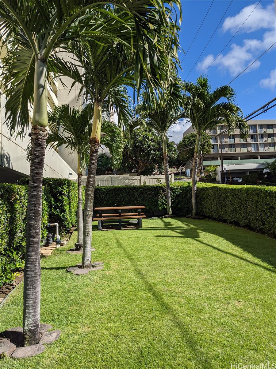 Westview Plaza condo # 401, Honolulu, Hawaii - photo 17 of 19