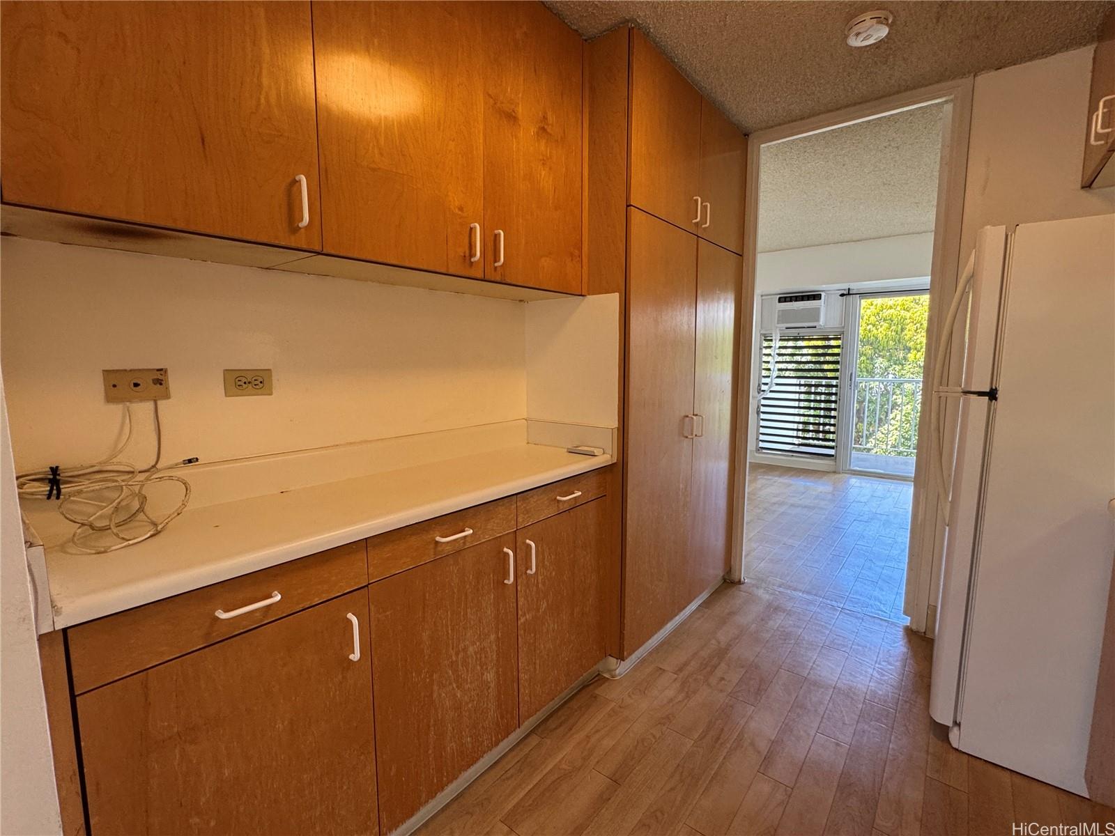 Westview Plaza condo # 401, Honolulu, Hawaii - photo 7 of 19