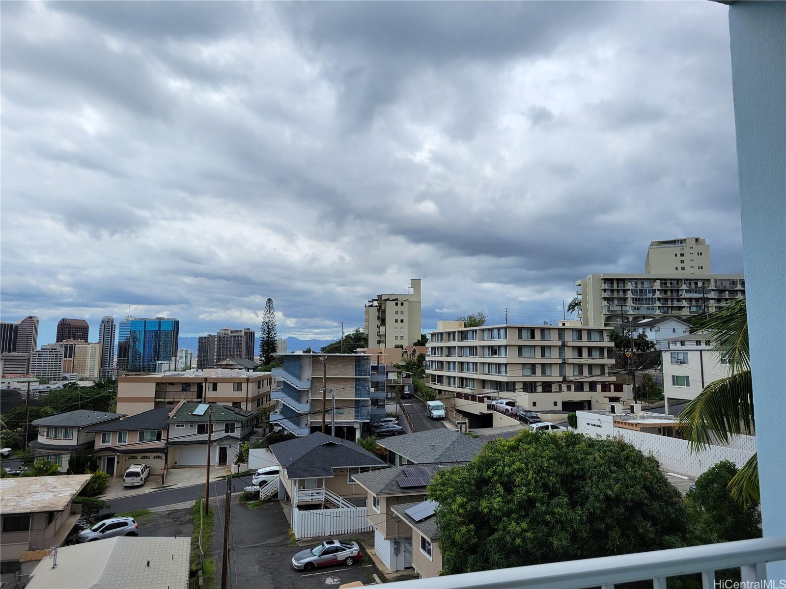 1516 Ward Ave Honolulu - Rental - photo 12 of 18