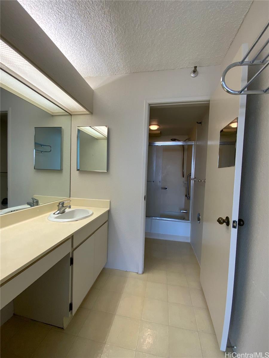 1517 Makiki St Honolulu - Rental - photo 13 of 22