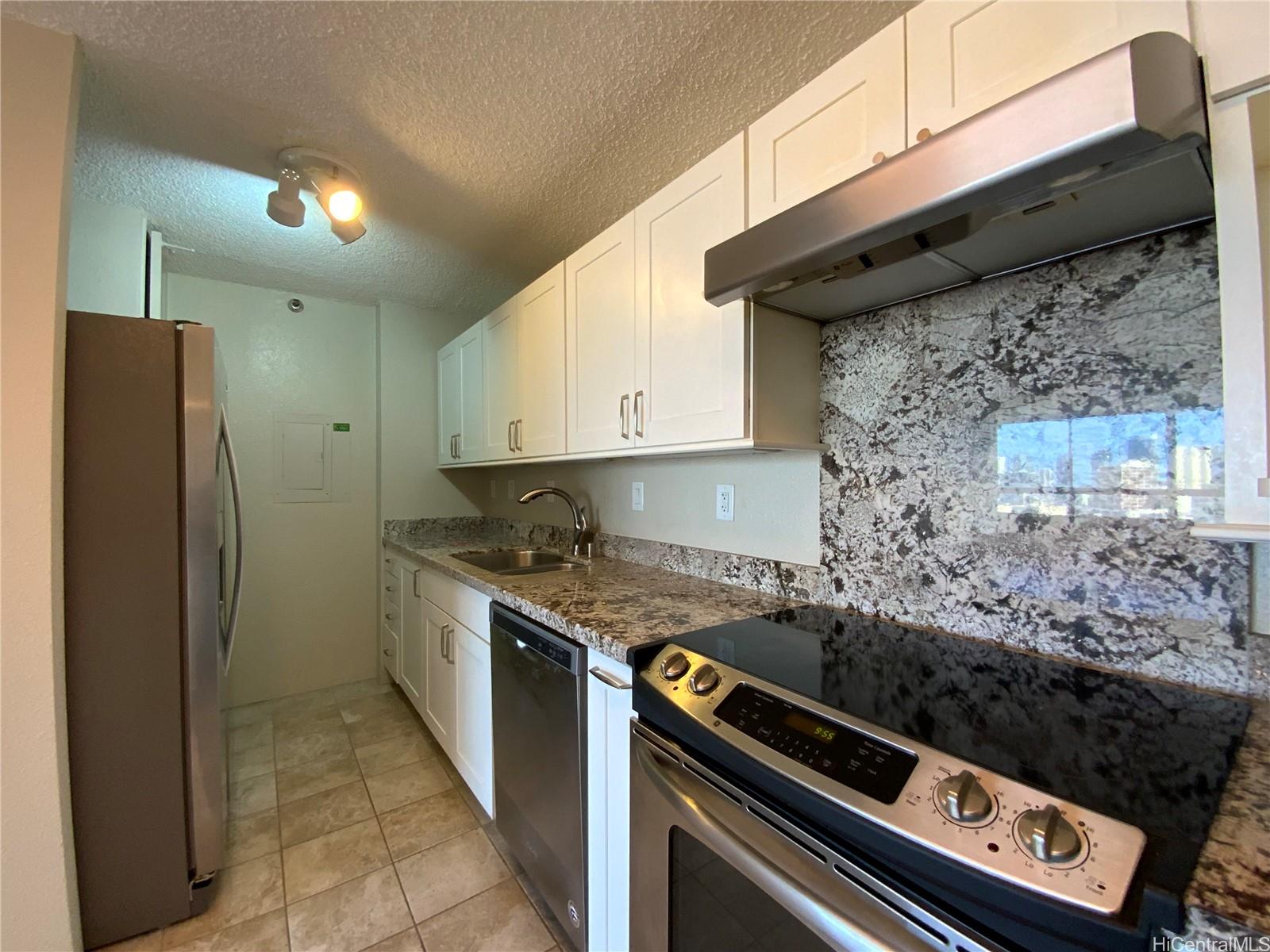 1517 Makiki St Honolulu - Rental - photo 5 of 22