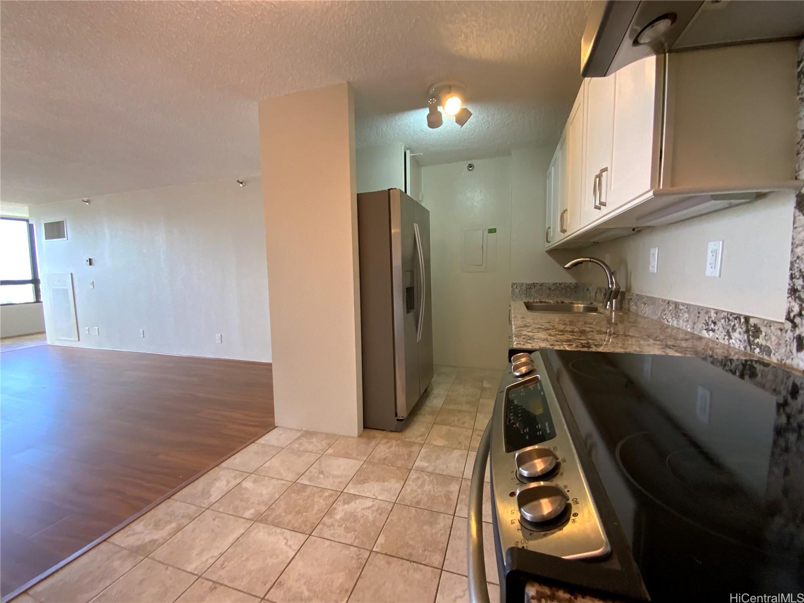 1517 Makiki St Honolulu - Rental - photo 6 of 22