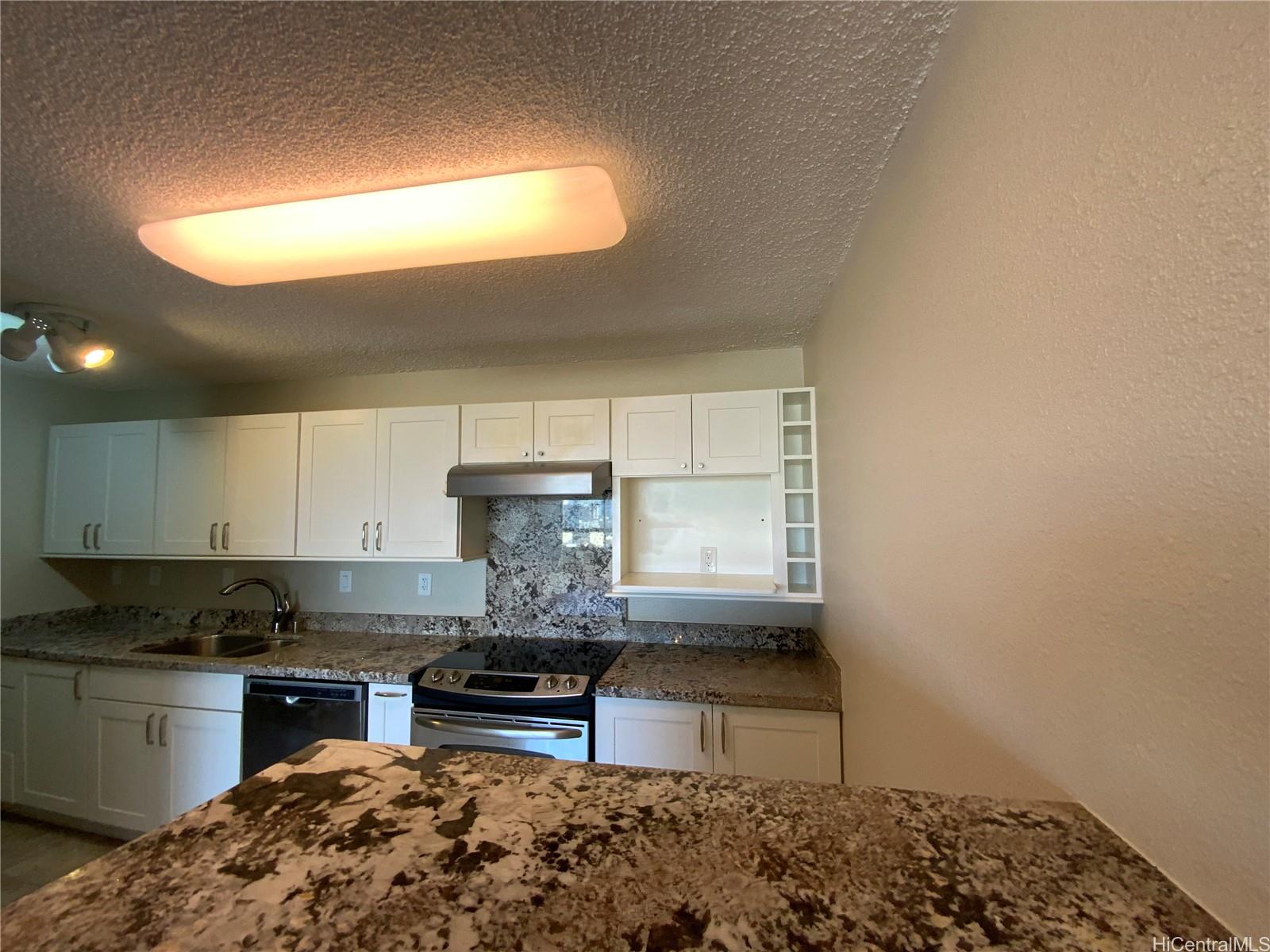 1517 Makiki St Honolulu - Rental - photo 7 of 22