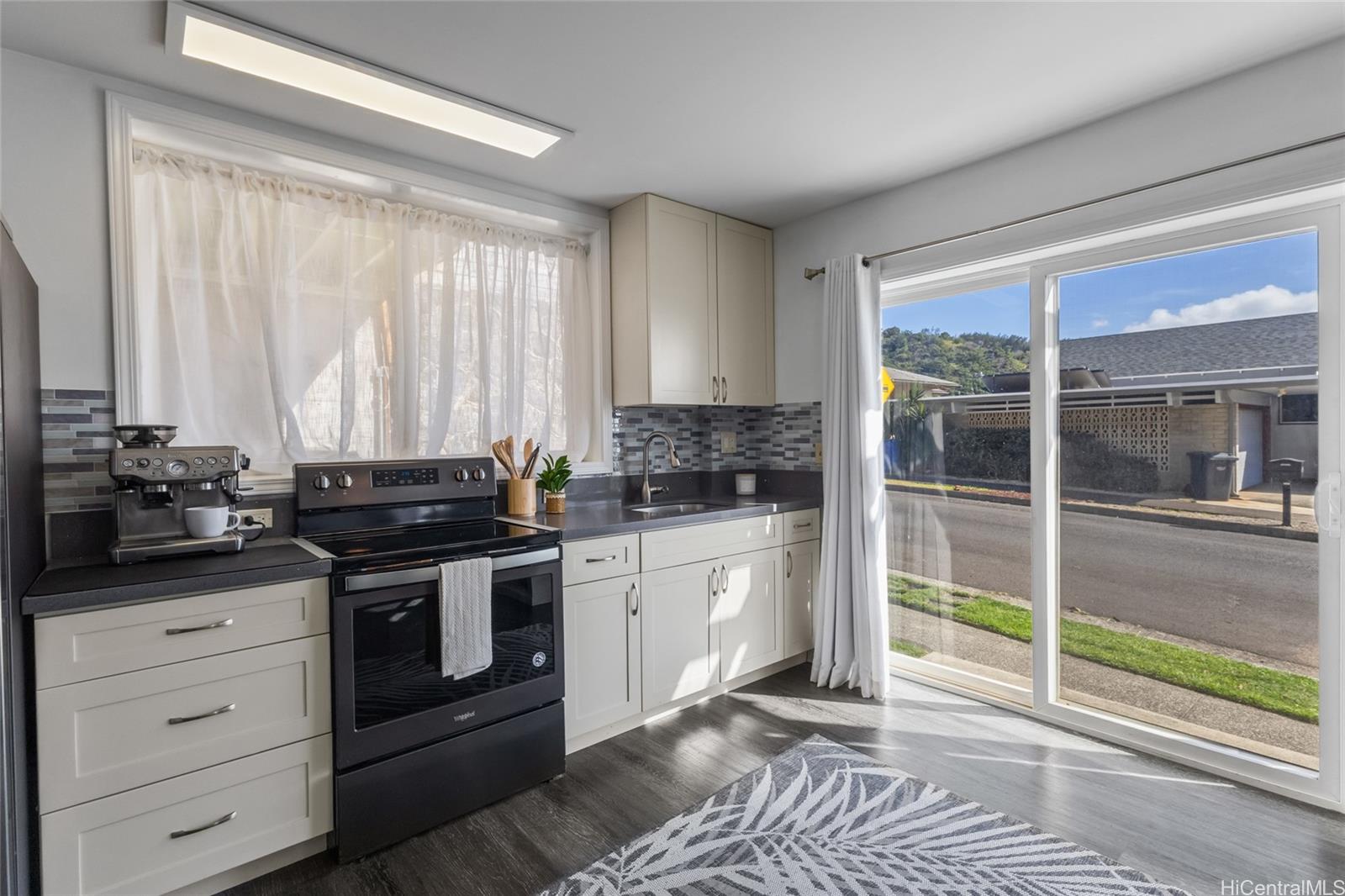 1518  Ala Lani Street Moanalua Valley, Honolulu home - photo 13 of 24