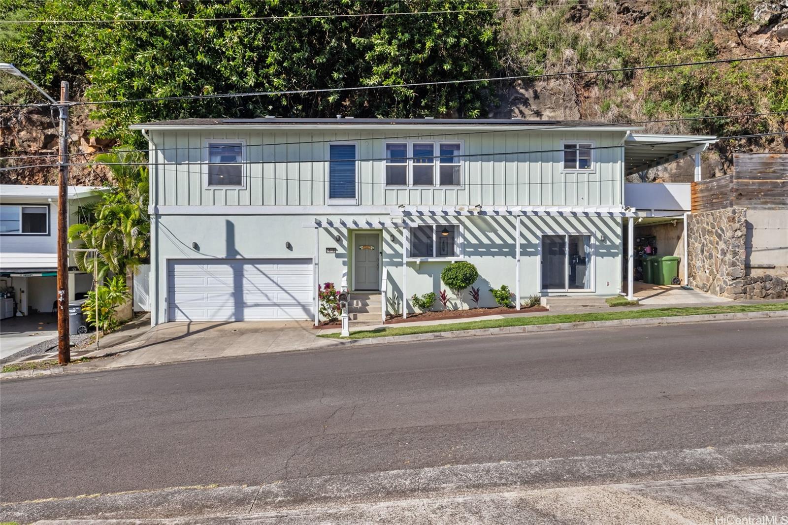 1518  Ala Lani Street Moanalua Valley, Honolulu home - photo 3 of 24