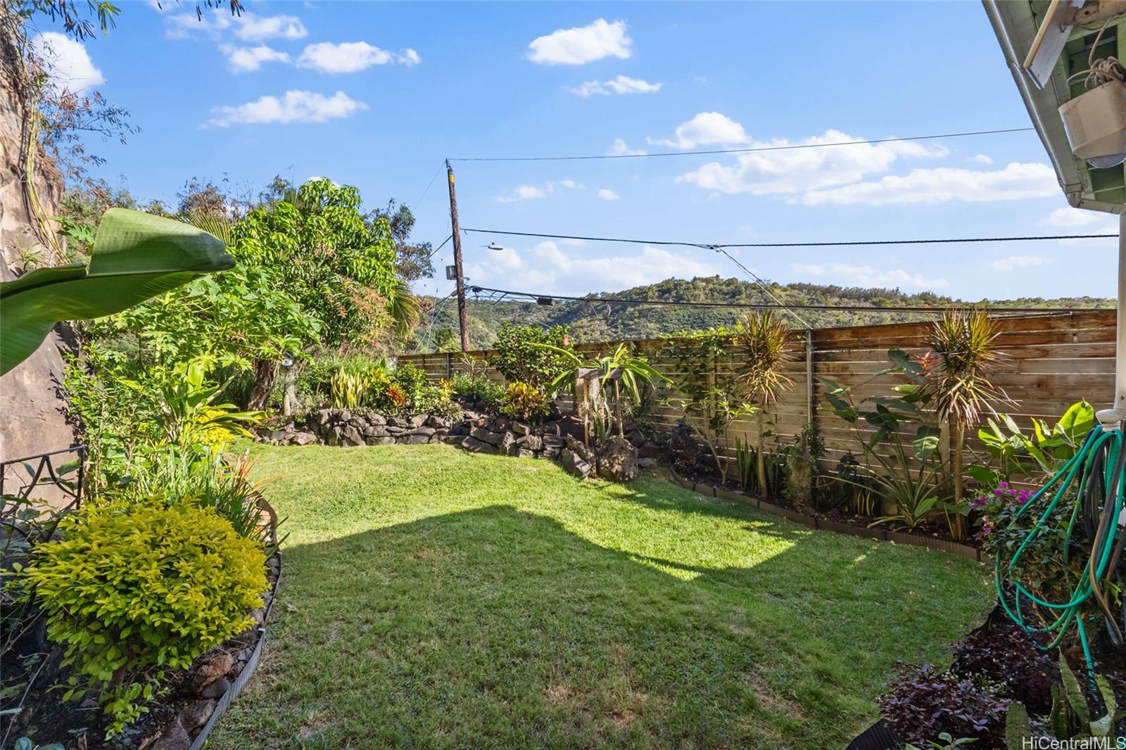 1518  Ala Lani Street Moanalua Valley, Honolulu home - photo 22 of 24