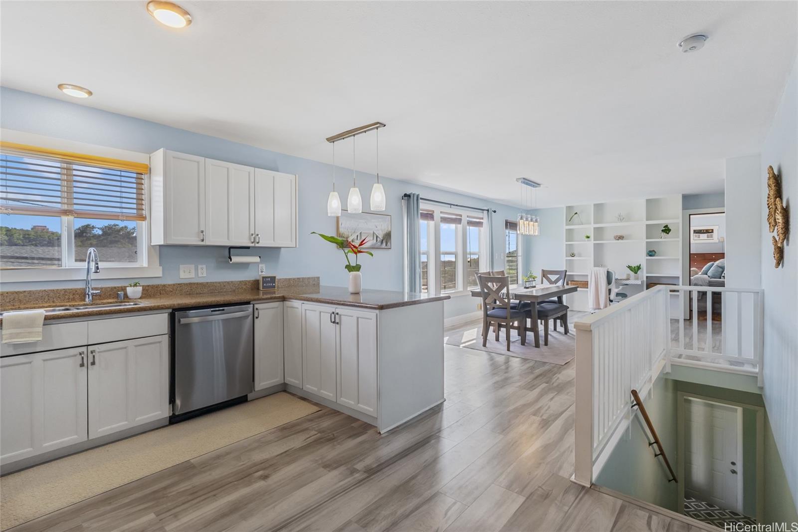 1518  Ala Lani Street Moanalua Valley, Honolulu home - photo 6 of 24