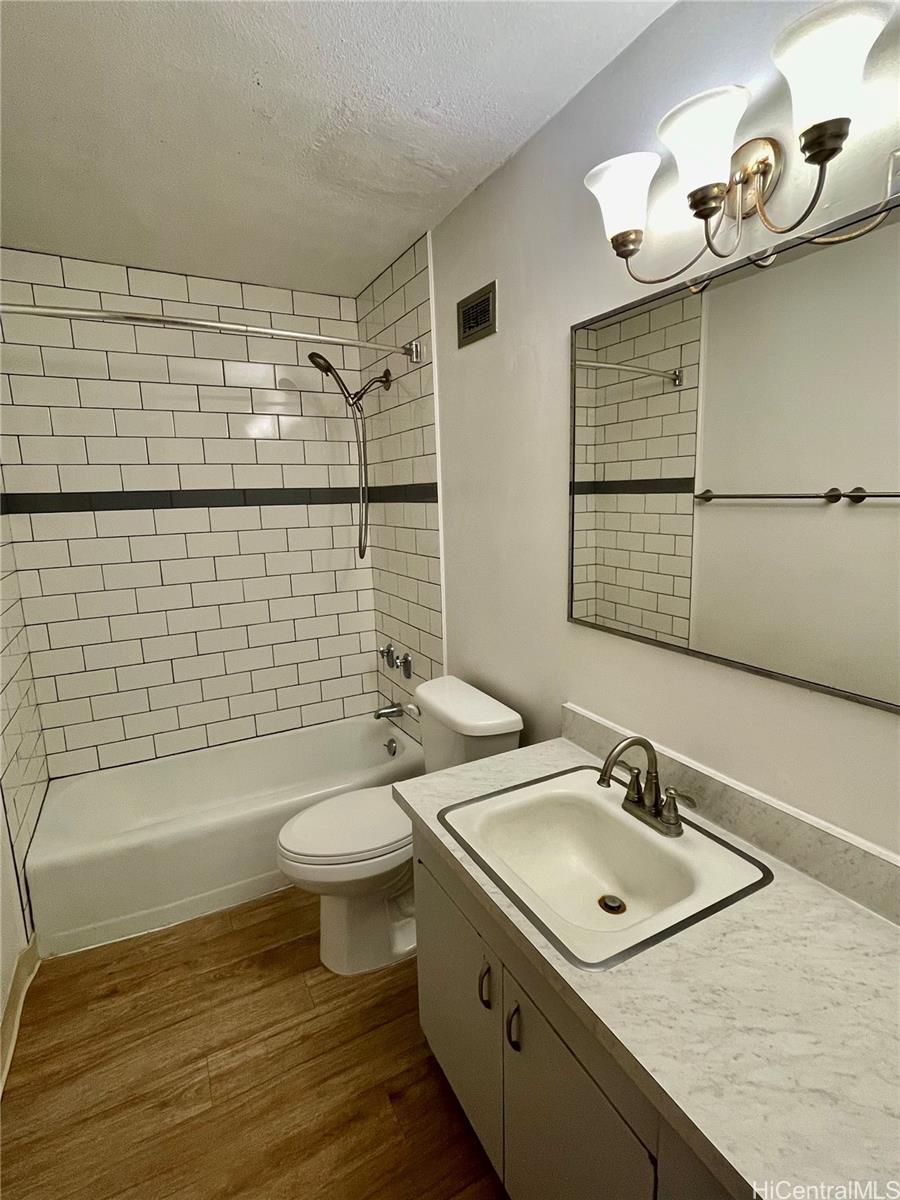 Queen Emma Gardens condo # 1040, Honolulu, Hawaii - photo 8 of 24