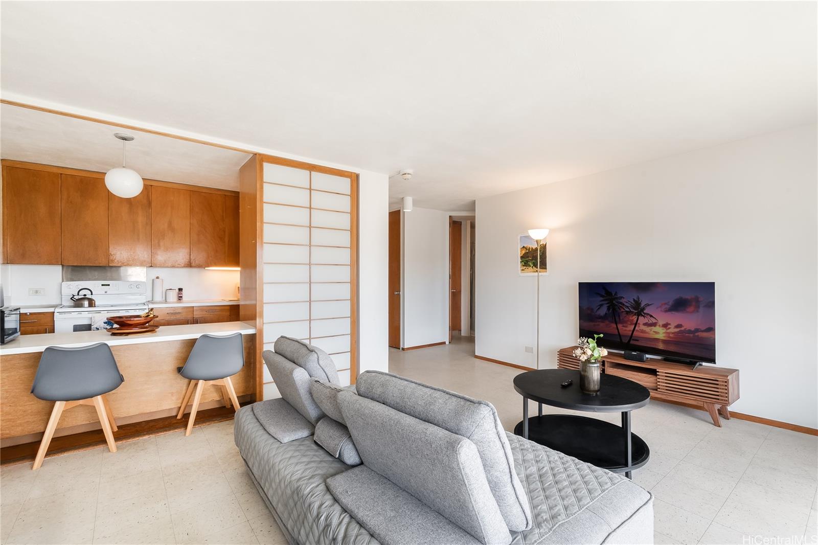 Queen Emma Gardens condo # 1045, Honolulu, Hawaii - photo 2 of 15