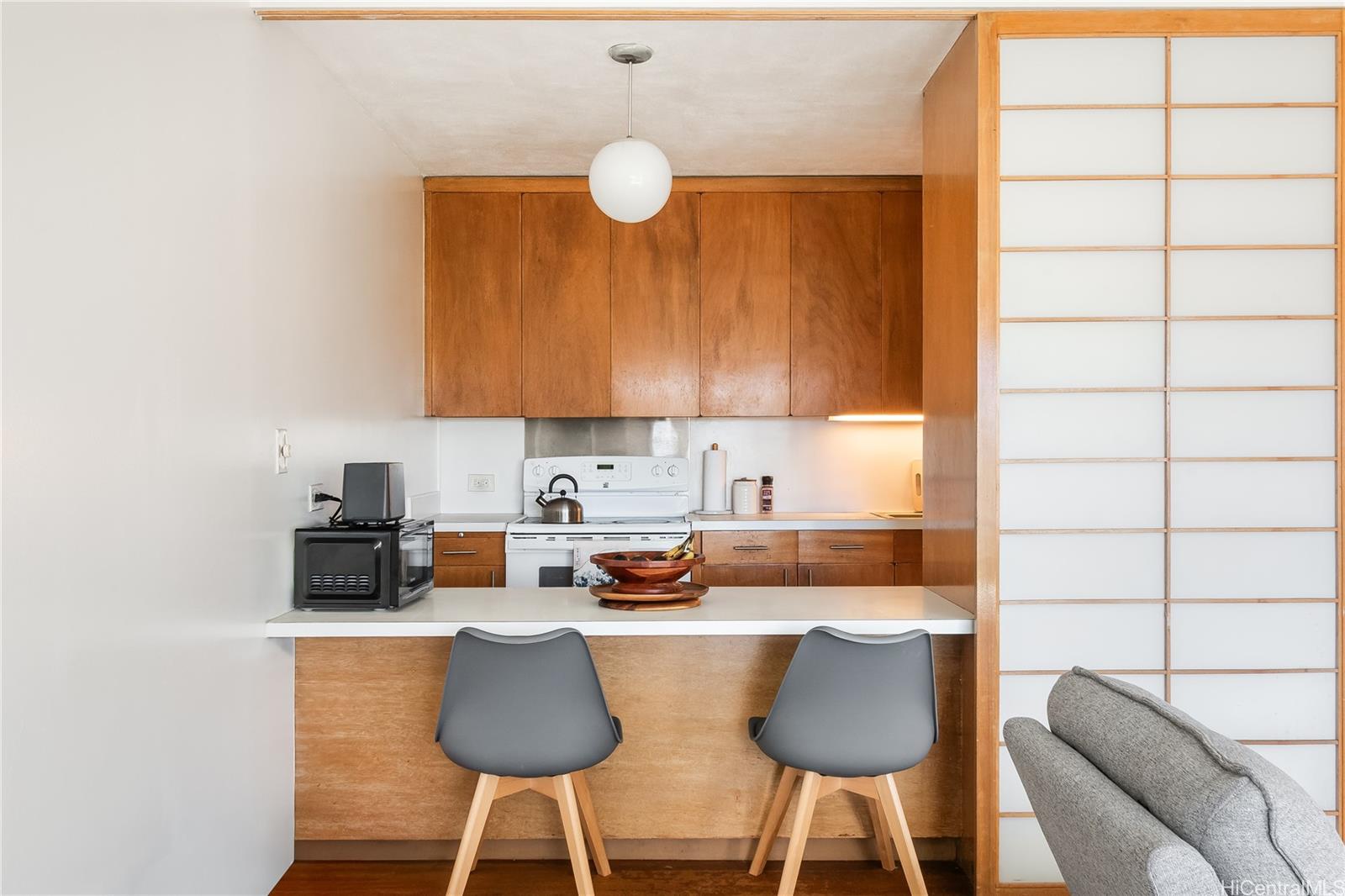 Queen Emma Gardens condo # 1045, Honolulu, Hawaii - photo 4 of 15