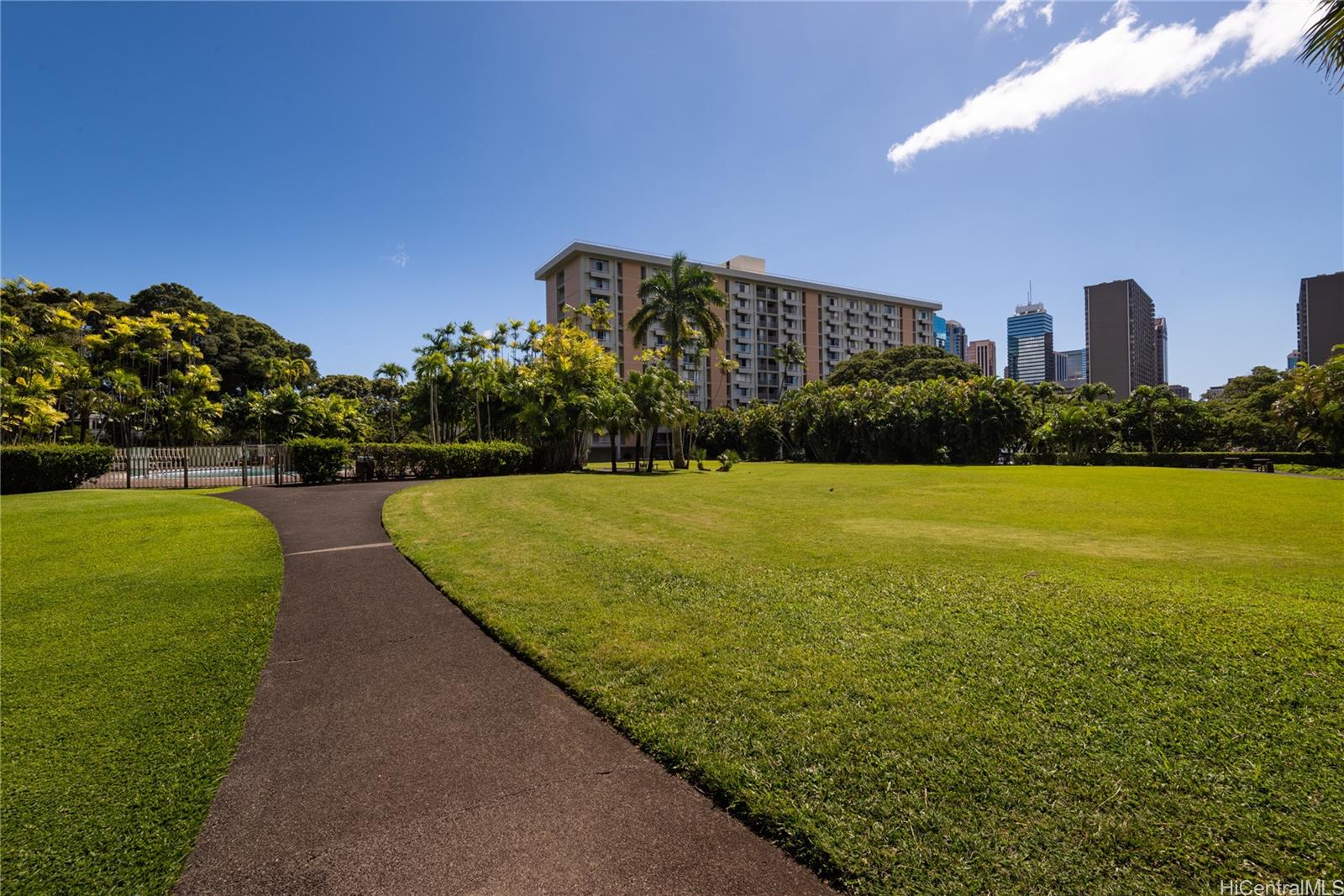 1519 Nuuanu Ave Honolulu - Rental - photo 18 of 25