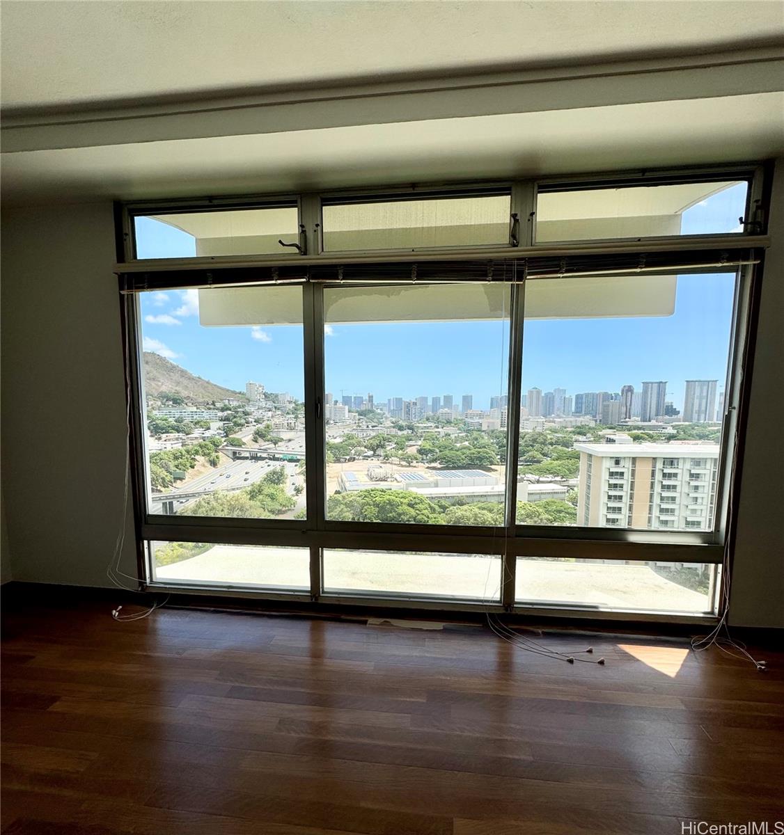 Queen Emma Gardens condo # 1641, Honolulu, Hawaii - photo 7 of 13