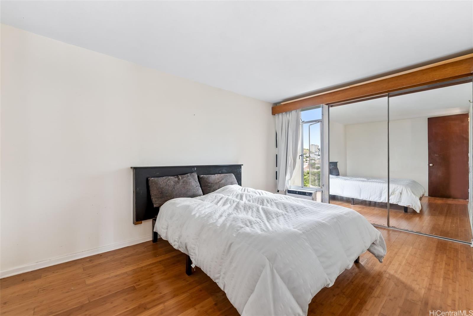 Queen Emma Gardens condo # 947, Honolulu, Hawaii - photo 11 of 25