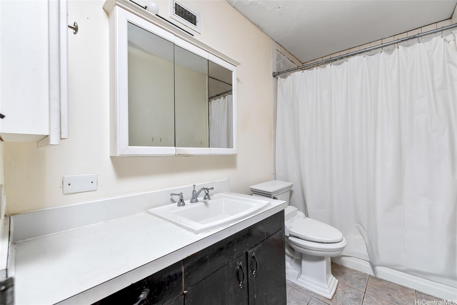 Queen Emma Gardens condo # 947, Honolulu, Hawaii - photo 14 of 25