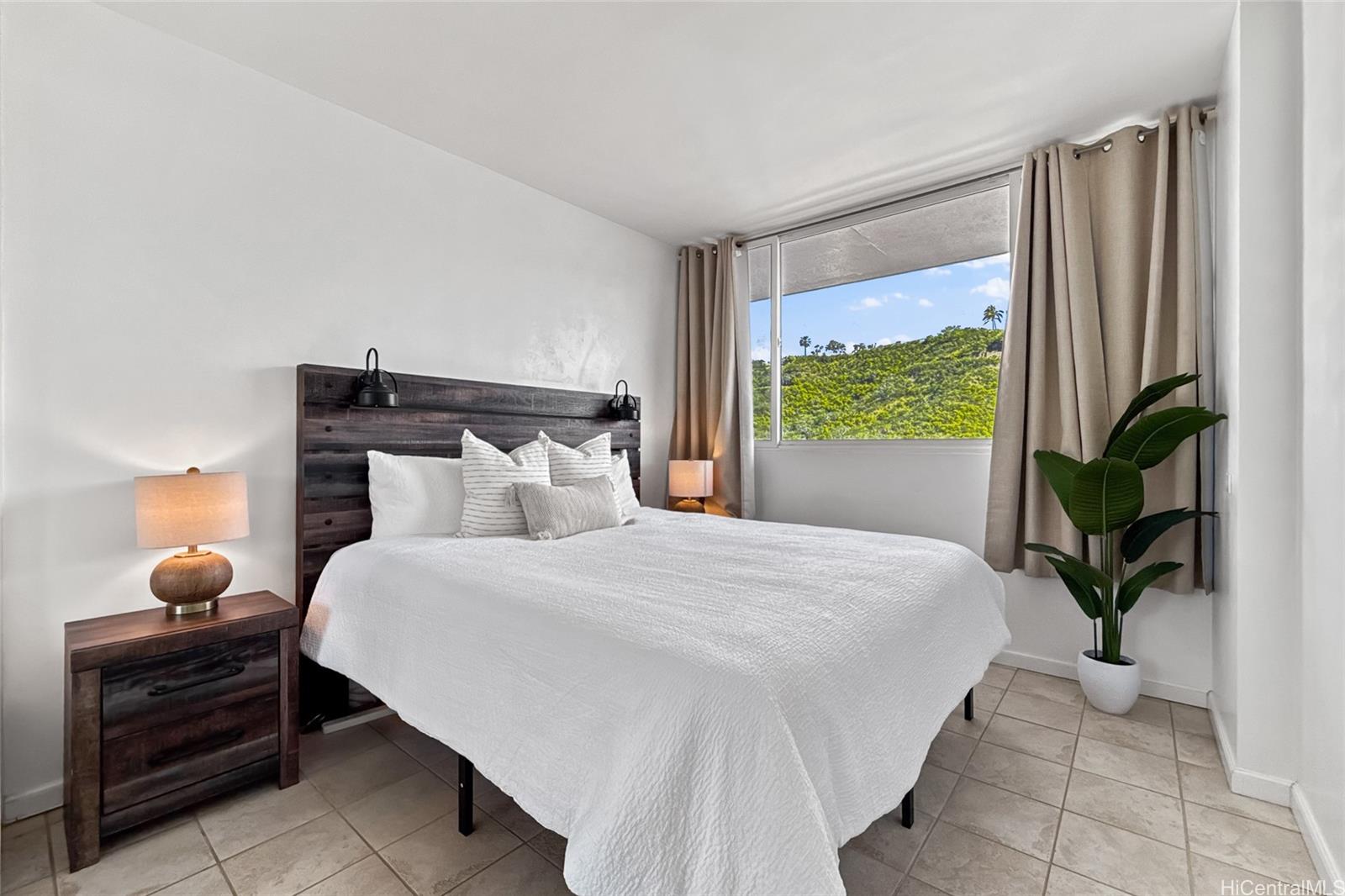 Kamaaina condo # 1402, Honolulu, Hawaii - photo 11 of 20