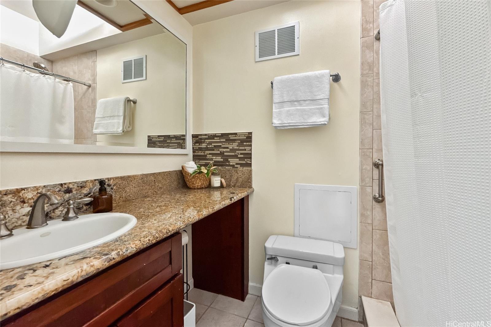 Kamaaina condo # 1402, Honolulu, Hawaii - photo 13 of 20