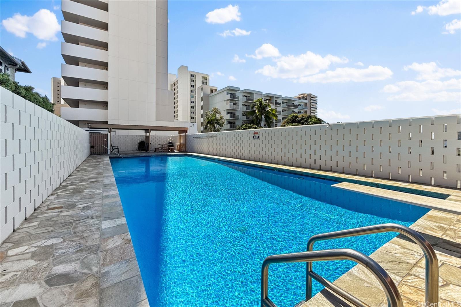 Kamaaina condo # 1402, Honolulu, Hawaii - photo 17 of 20