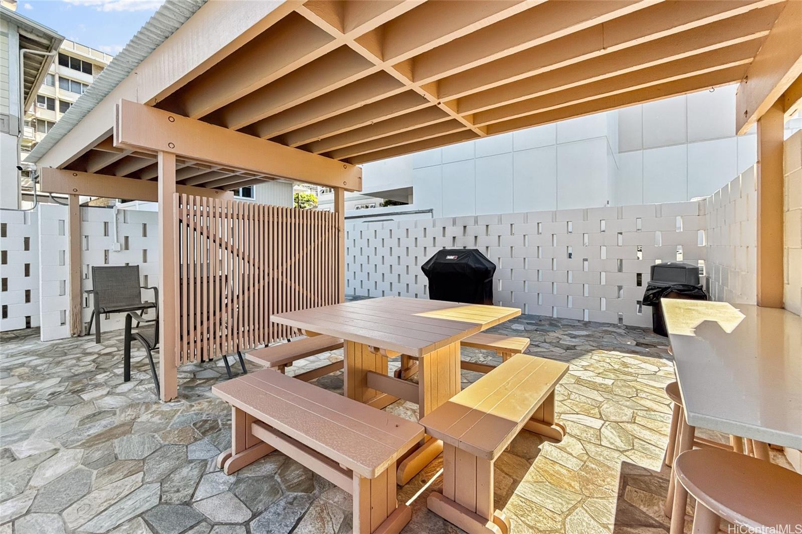 Kamaaina condo # 1402, Honolulu, Hawaii - photo 18 of 20