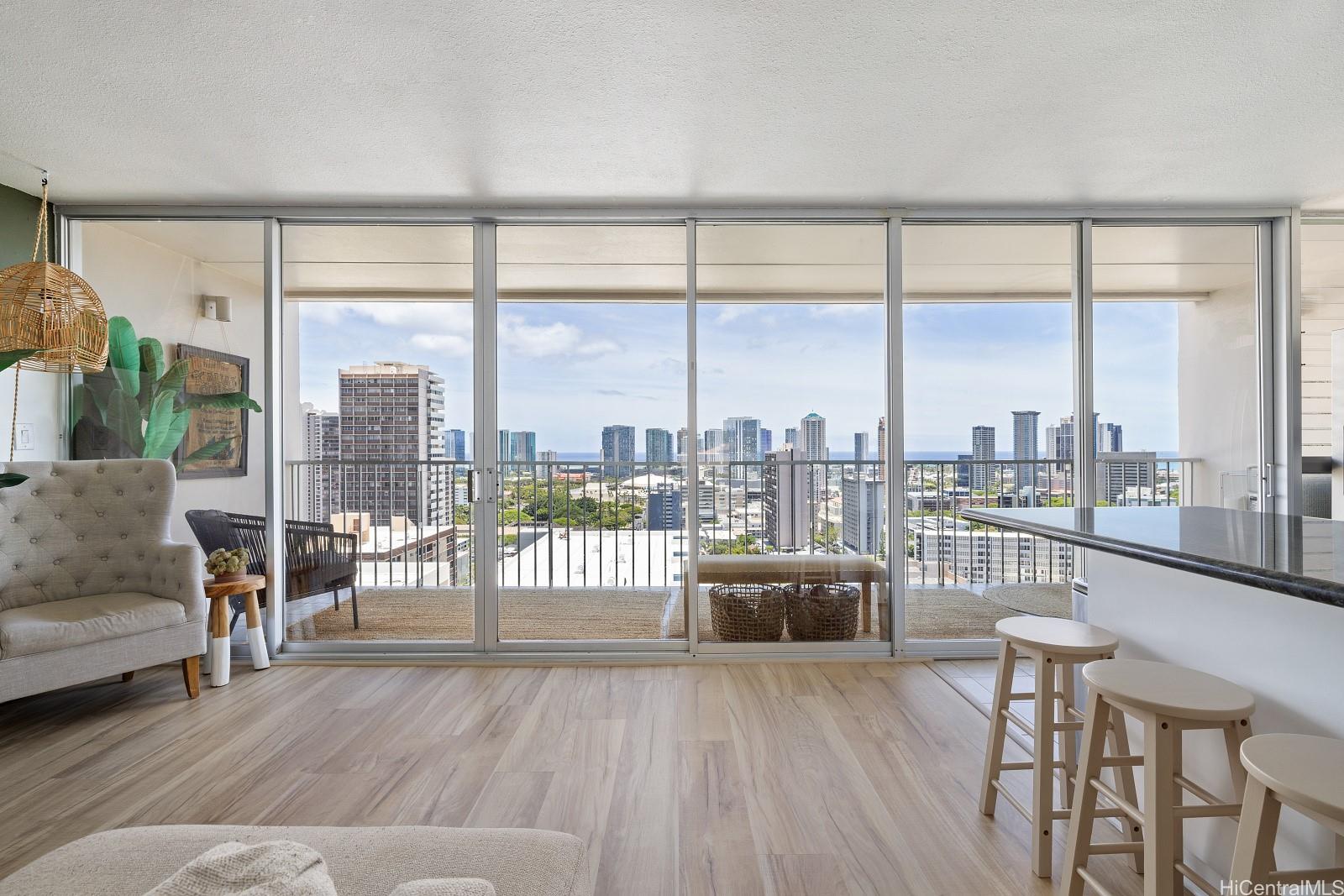 Kamaaina condo # 902, Honolulu, Hawaii - photo 2 of 25