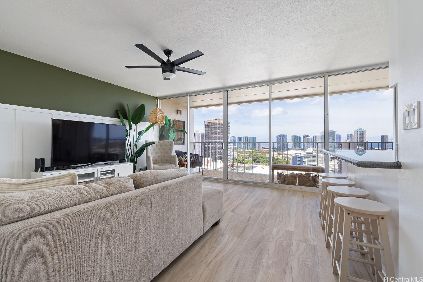 Kamaaina condo # 902, Honolulu, Hawaii - photo 3 of 25