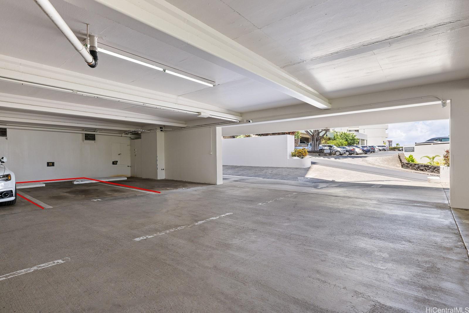 Kamaaina condo # 902, Honolulu, Hawaii - photo 22 of 25