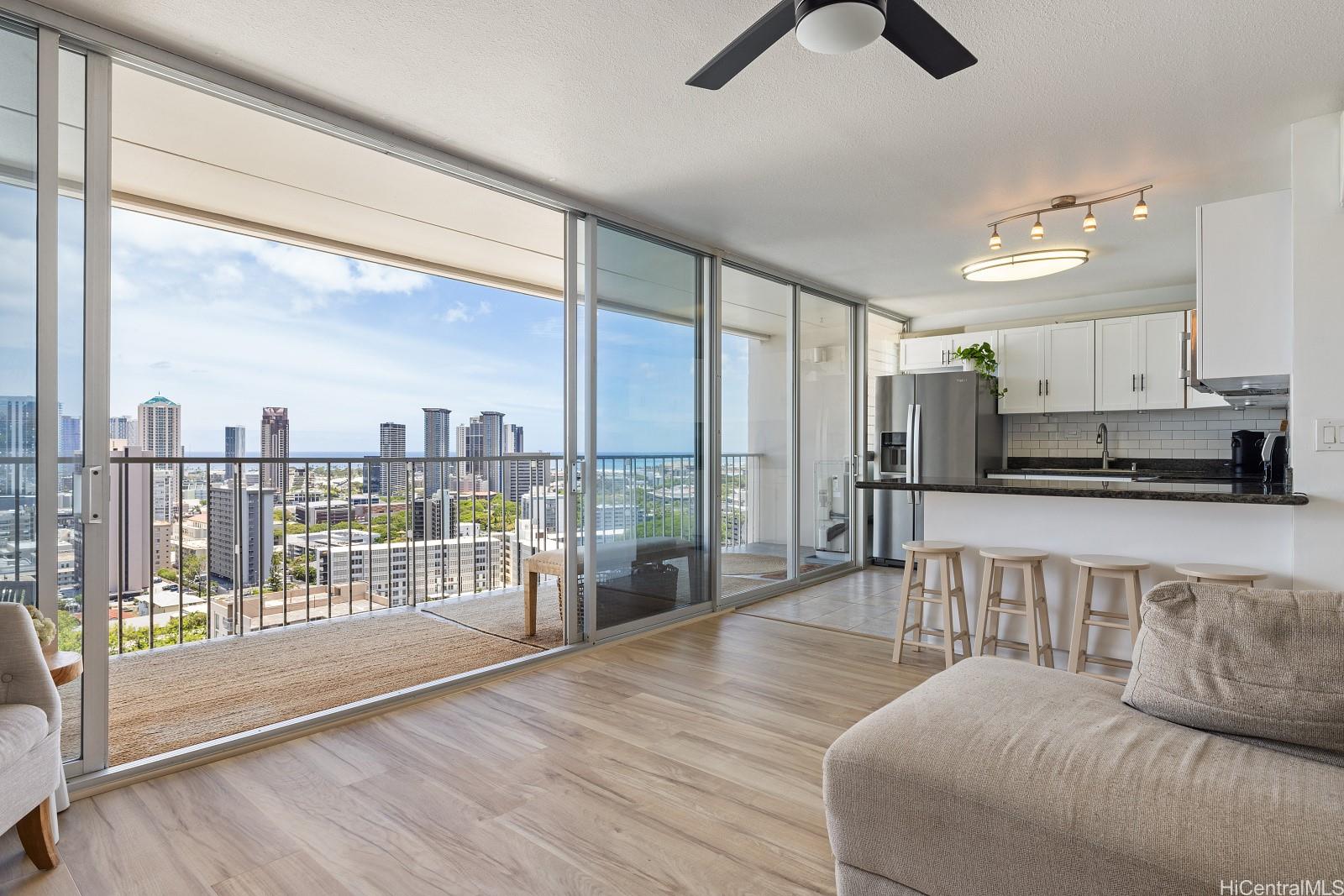 Kamaaina condo # 902, Honolulu, Hawaii - photo 4 of 25
