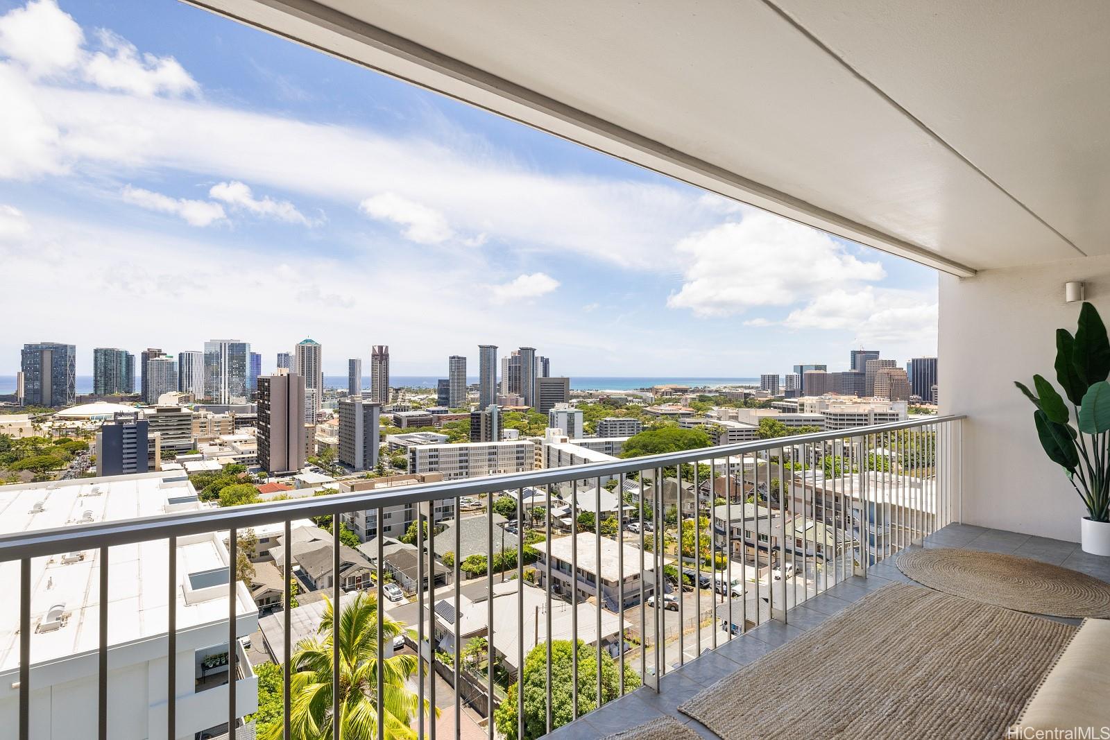 Kamaaina condo # 902, Honolulu, Hawaii - photo 5 of 25
