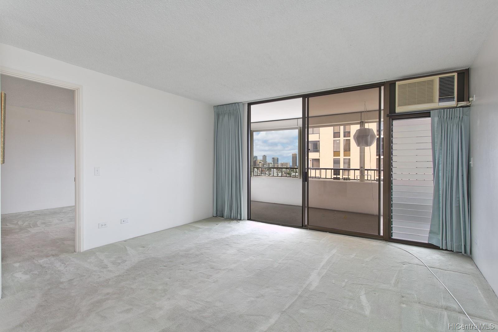 Punahou Chalet 1105, 1521 Alexander Street, Honolulu Punahou