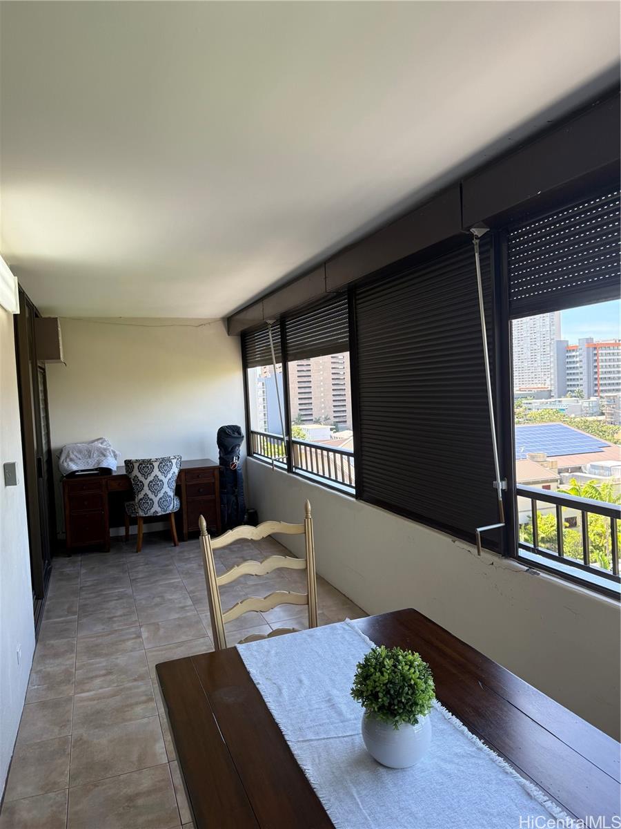 Punahou Chalet condo # 901, Honolulu, Hawaii - photo 6 of 10