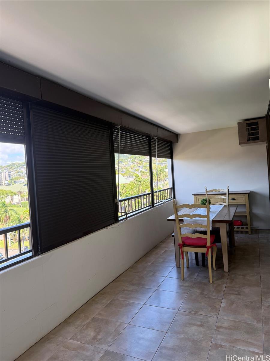 Punahou Chalet condo # 901, Honolulu, Hawaii - photo 7 of 10